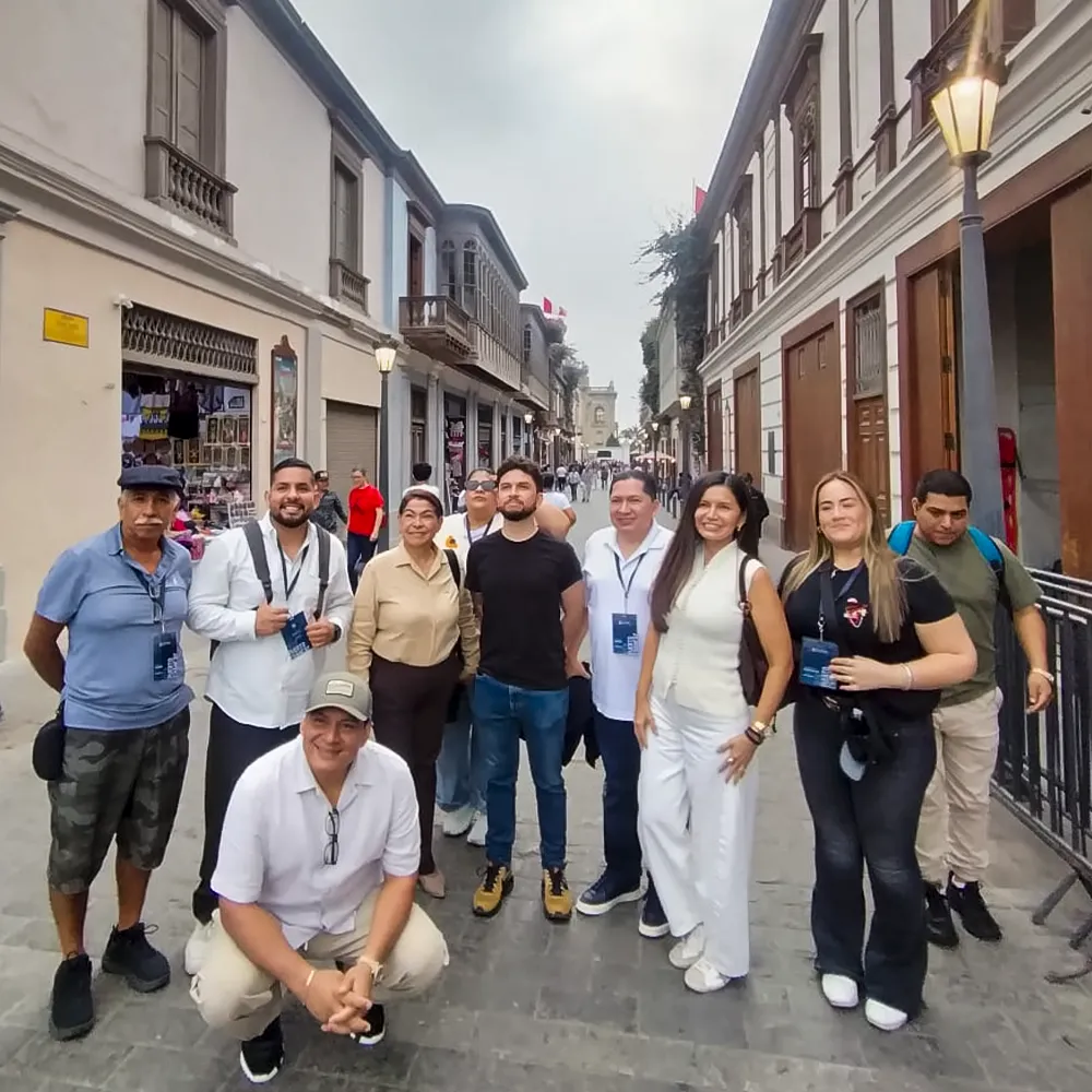 TOUR NOCTURNO LIMA CON DEGUSTACIÓN DE PISCO Y POSTRE